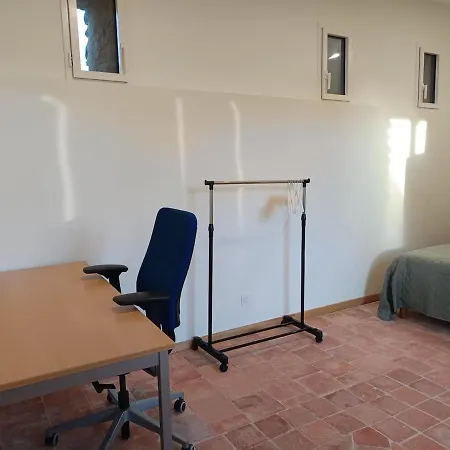 Aux Murmures Des Pierres